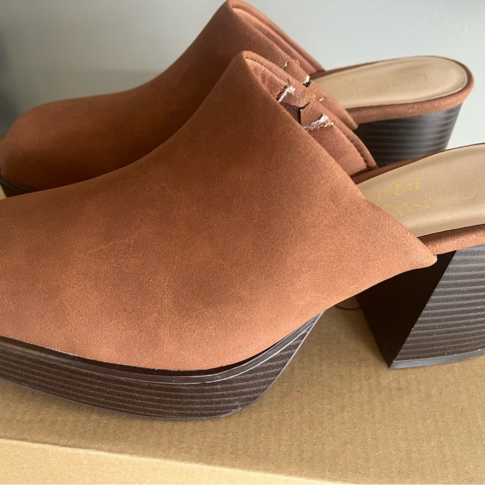 90’s inspired slip on mule.   never worn.